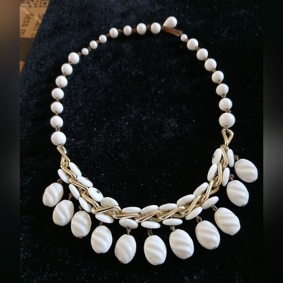 Western Germany Vintage Milk Glass Necklace/Chocker - Picture 2 of 8